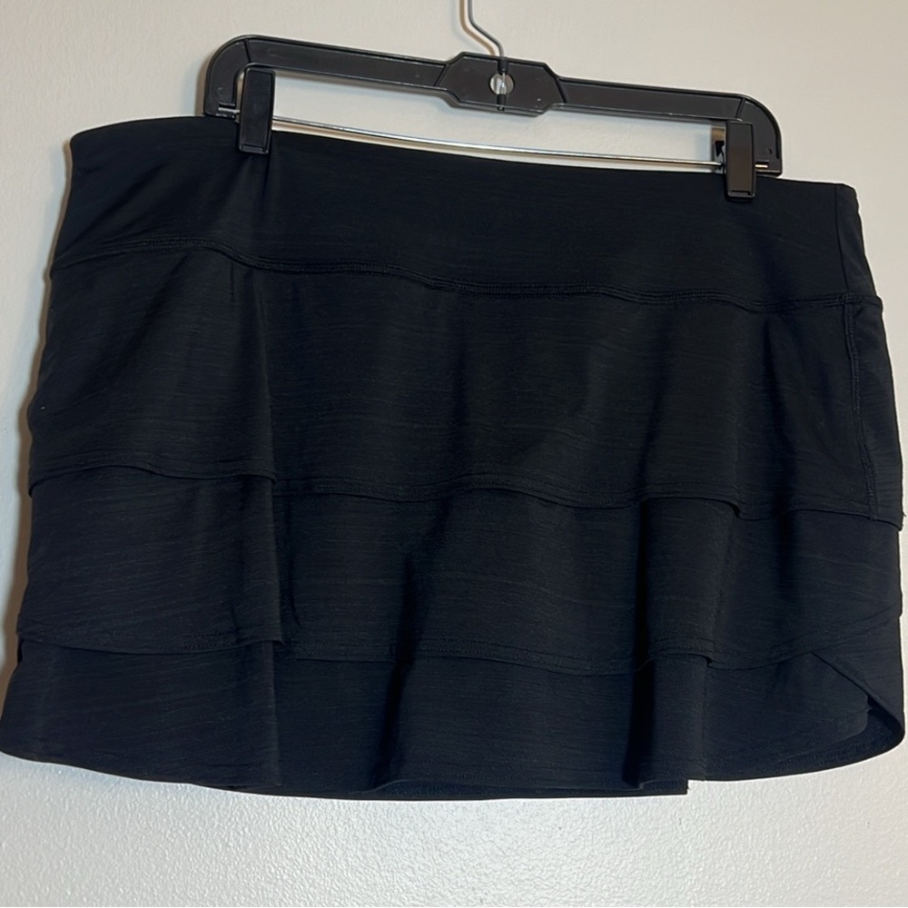 Athleta Black Striped Swagger Skort Tiered Ruffle Athletic Tennis XL